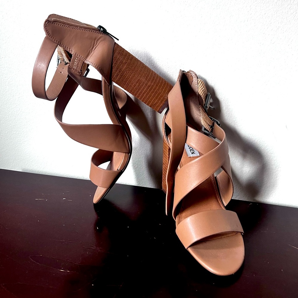 STEVE MADDEN shoes Sundance tan heels sandals Size 8 - like new